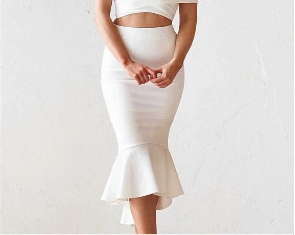 JAUS Figure Hugging Mermaid Skirt in White sz. XS